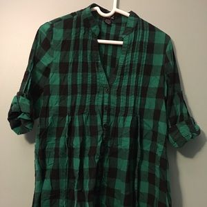 Beautiful green flannel top sz large